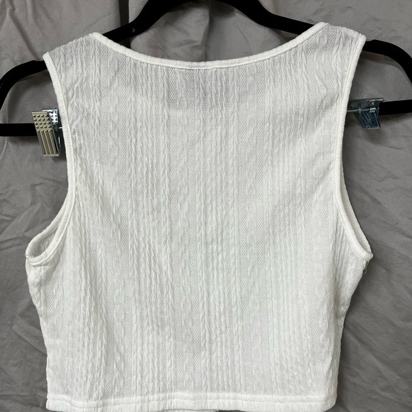 SHEIN Crop Top - Picture 2 of 3